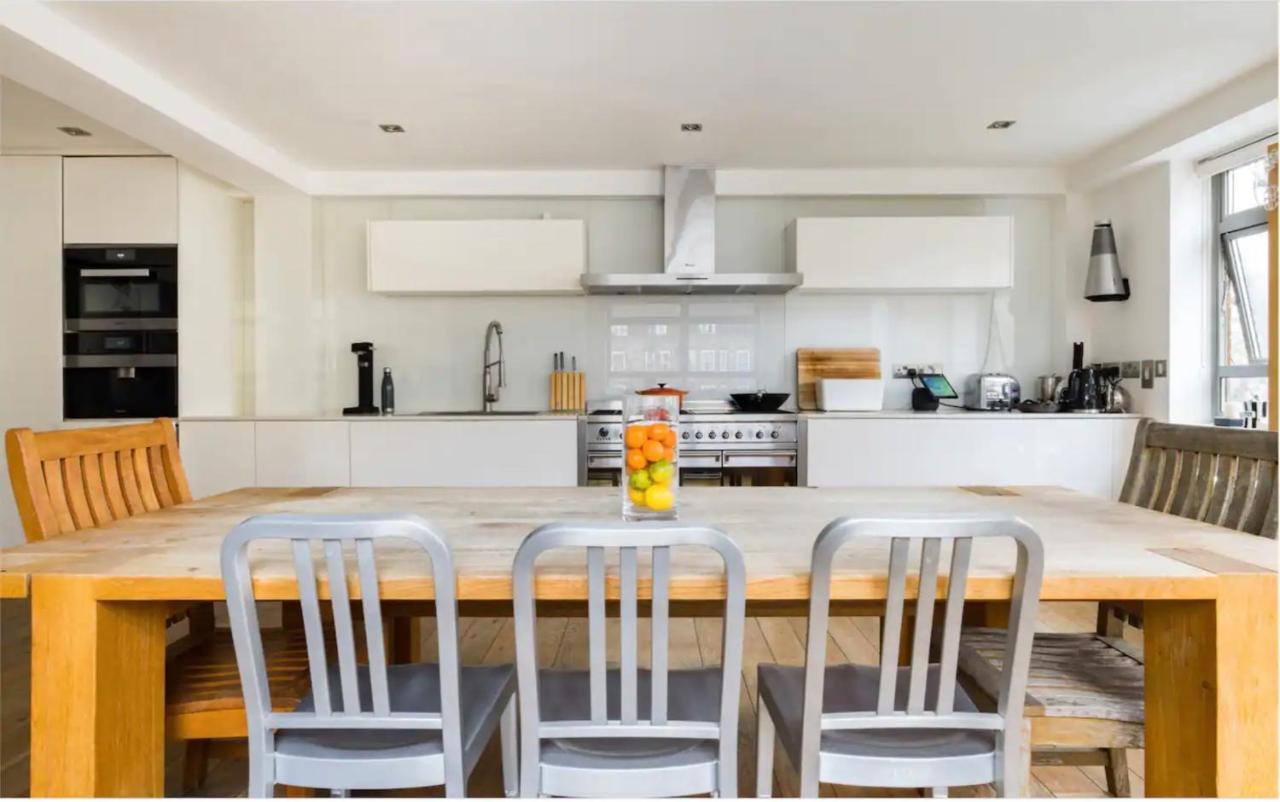 Stunning 3 Bedroom, 3 Bathroom Duplex With Terrace Londen Buitenkant foto