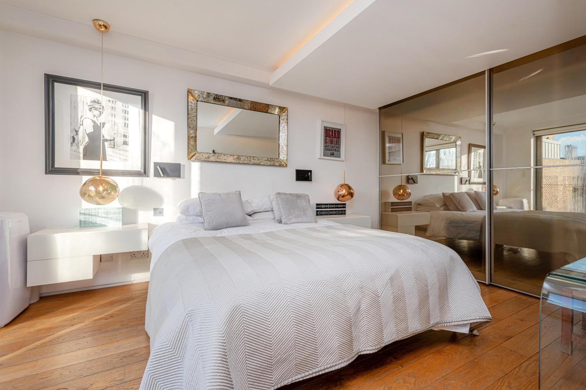Stunning 3 Bedroom, 3 Bathroom Duplex With Terrace Londen Buitenkant foto