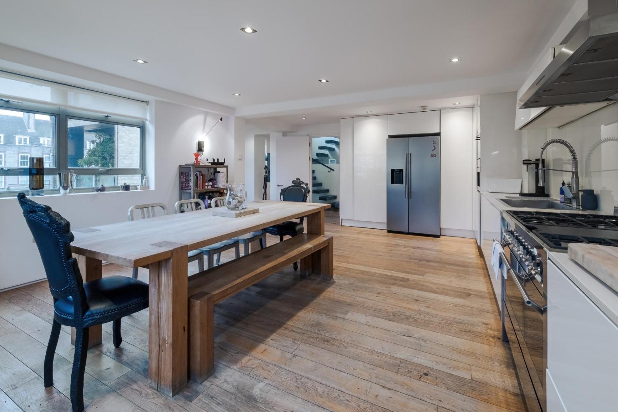 Stunning 3 Bedroom, 3 Bathroom Duplex With Terrace Londen Buitenkant foto